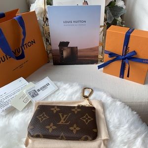⛔️SOLD⛔️ Authentic Louis Vuitton Mono Key Pouch
